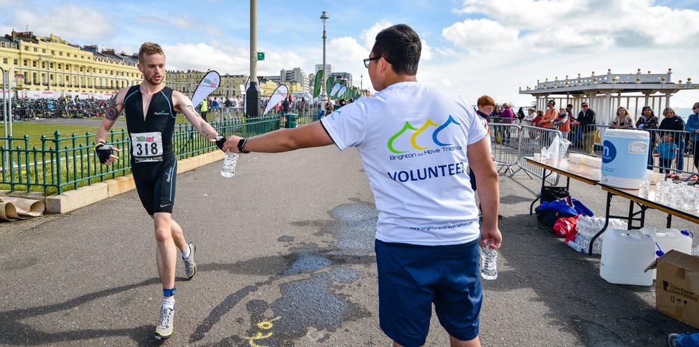 Volunteer in action at the 2017 Brighton & Hove Triathlon